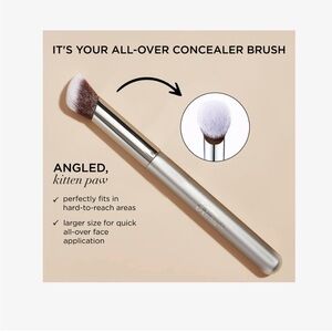 It Cosmetics Angled Concealer Brush - Silver Handle